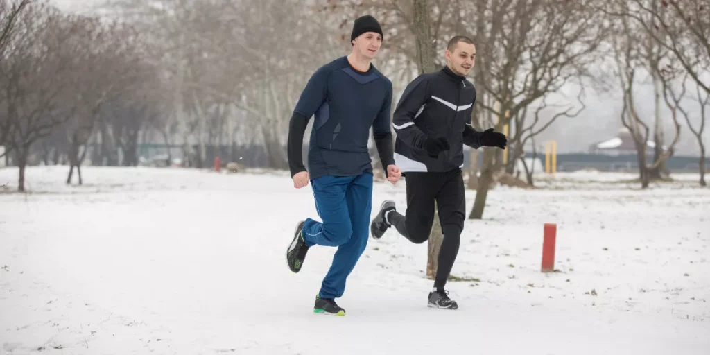 Running in the Winter: Tips for Cold-Weather Runners Running in the Winter: Tips for Cold-Weather Runners